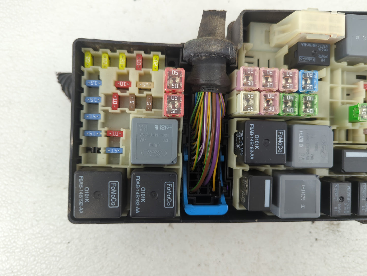 2015-2016 Lincoln Mkc Fusebox Fuse Box Panel Relay Module P/N:AV6T-14A067-AD Fits Fits 2015 2016 OEM Used Auto Parts - Oemus