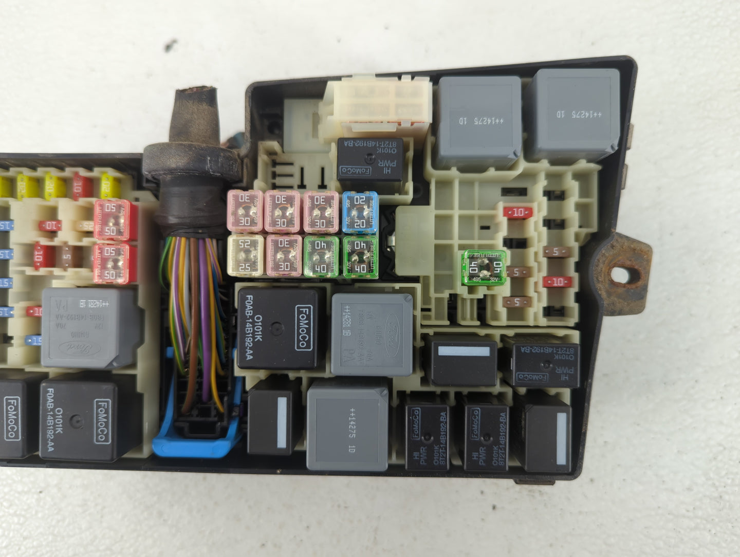 2015-2016 Lincoln Mkc Fusebox Fuse Box Panel Relay Module P/N:AV6T-14A067-AD Fits Fits 2015 2016 OEM Used Auto Parts - Oemus