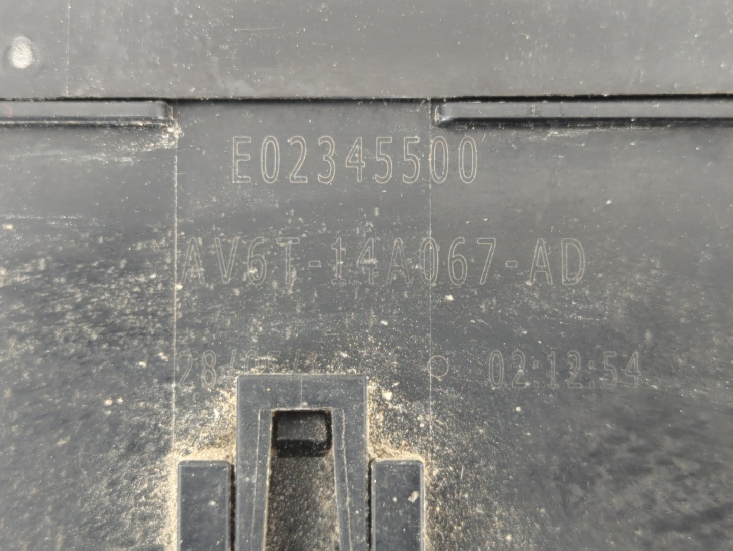 2015-2016 Lincoln Mkc Fusebox Fuse Box Panel Relay Module P/N:AV6T-14A067-AD Fits Fits 2015 2016 OEM Used Auto Parts - Oemus