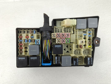 2015-2016 Lincoln Mkc Fusebox Fuse Box Panel Relay Module P/N:AV6T-14A067-AD Fits Fits 2015 2016 OEM Used Auto Parts