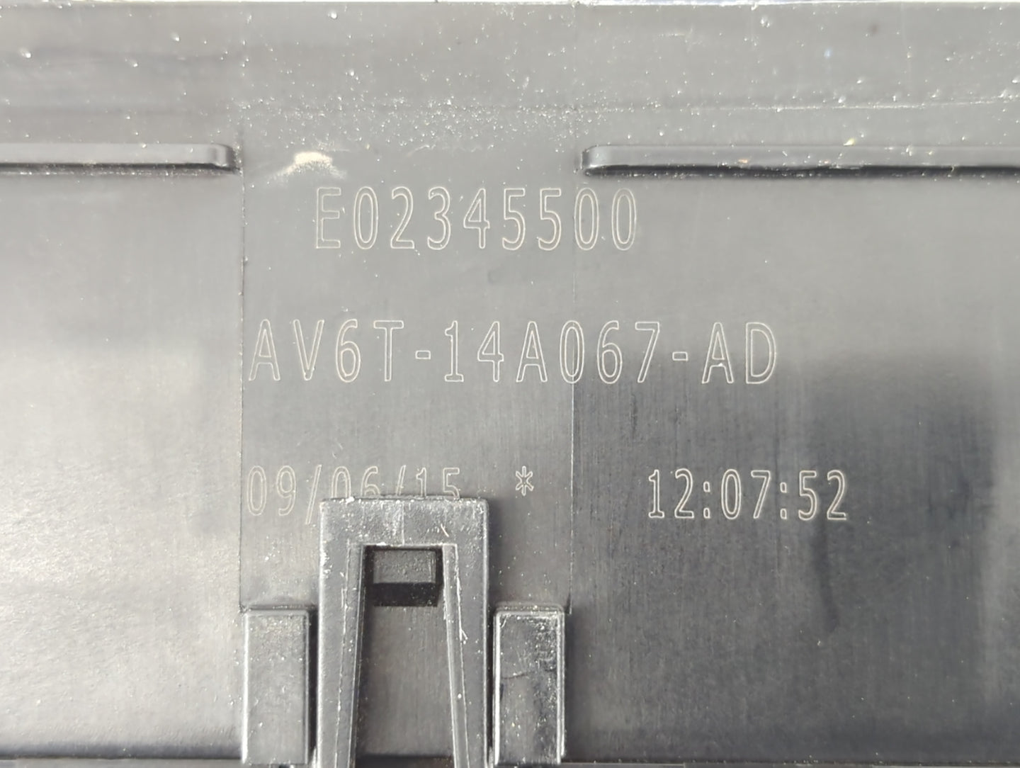 2015-2016 Lincoln Mkc Fusebox Fuse Box Panel Relay Module P/N:AV6T-14A067-AD Fits Fits 2015 2016 OEM Used Auto Parts - Oemus