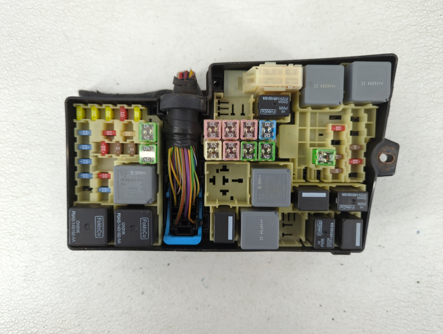 2015-2016 Lincoln Mkc Fusebox Fuse Box Panel Relay Module P/N:AV6T-14A067-AD Fits Fits 2015 2016 OEM Used Auto Parts - Oemus