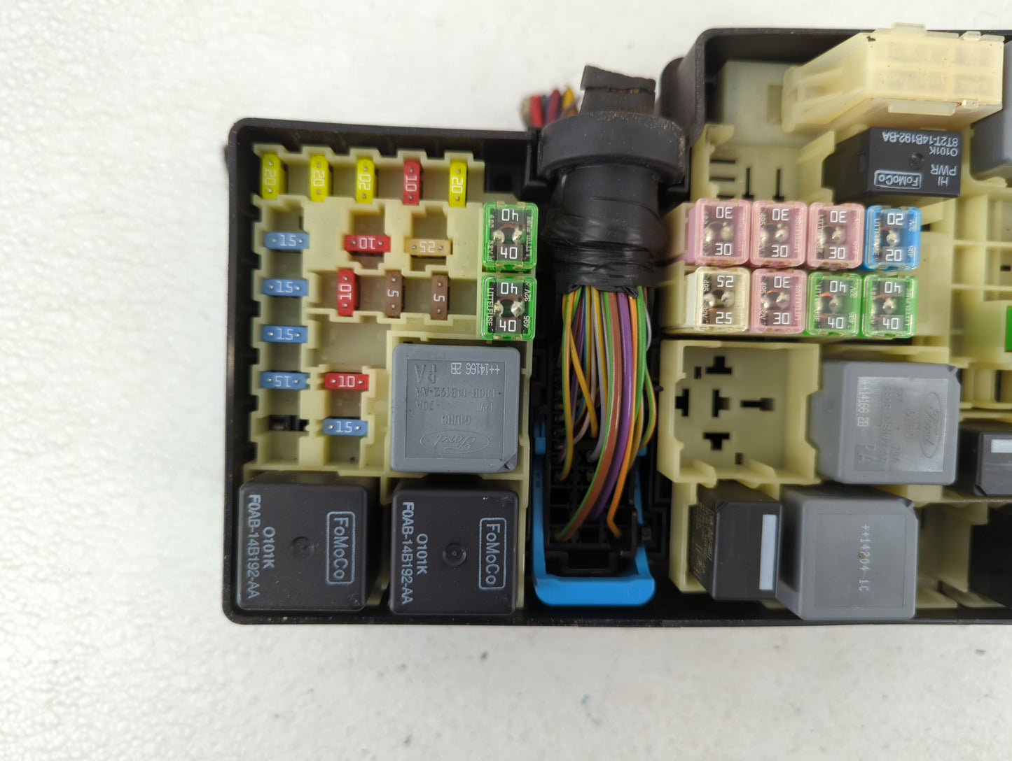 2015-2016 Lincoln Mkc Fusebox Fuse Box Panel Relay Module P/N:AV6T-14A067-AD Fits Fits 2015 2016 OEM Used Auto Parts - Oemus