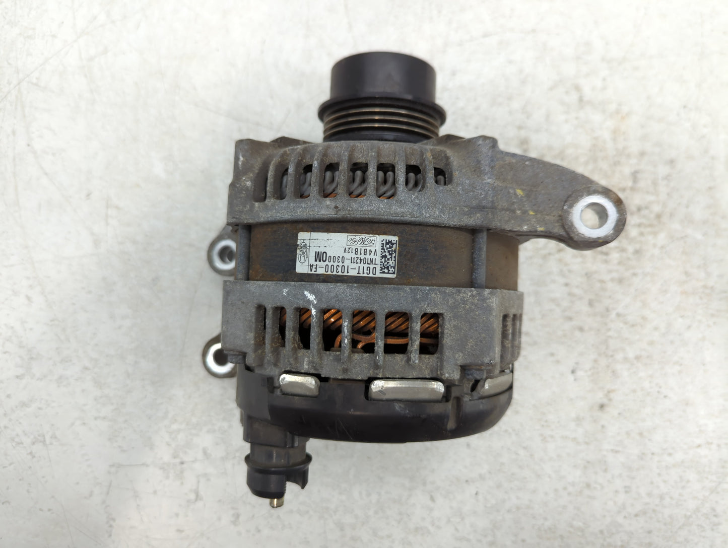 2015-2019 Lincoln Mkc Alternator Replacement Generator Charging Assembly Engine OEM P/N:DG1T-10300-FA Fits OEM Used Auto Par