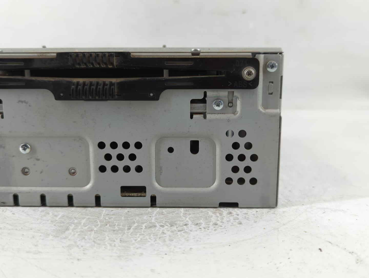 2015 Lincoln Mkc Radio AM FM Cd Player Receiver Replacement P/N:CQ-MJ23E2UMC Fits OEM Used Auto Parts - Oemusedautoparts1.co