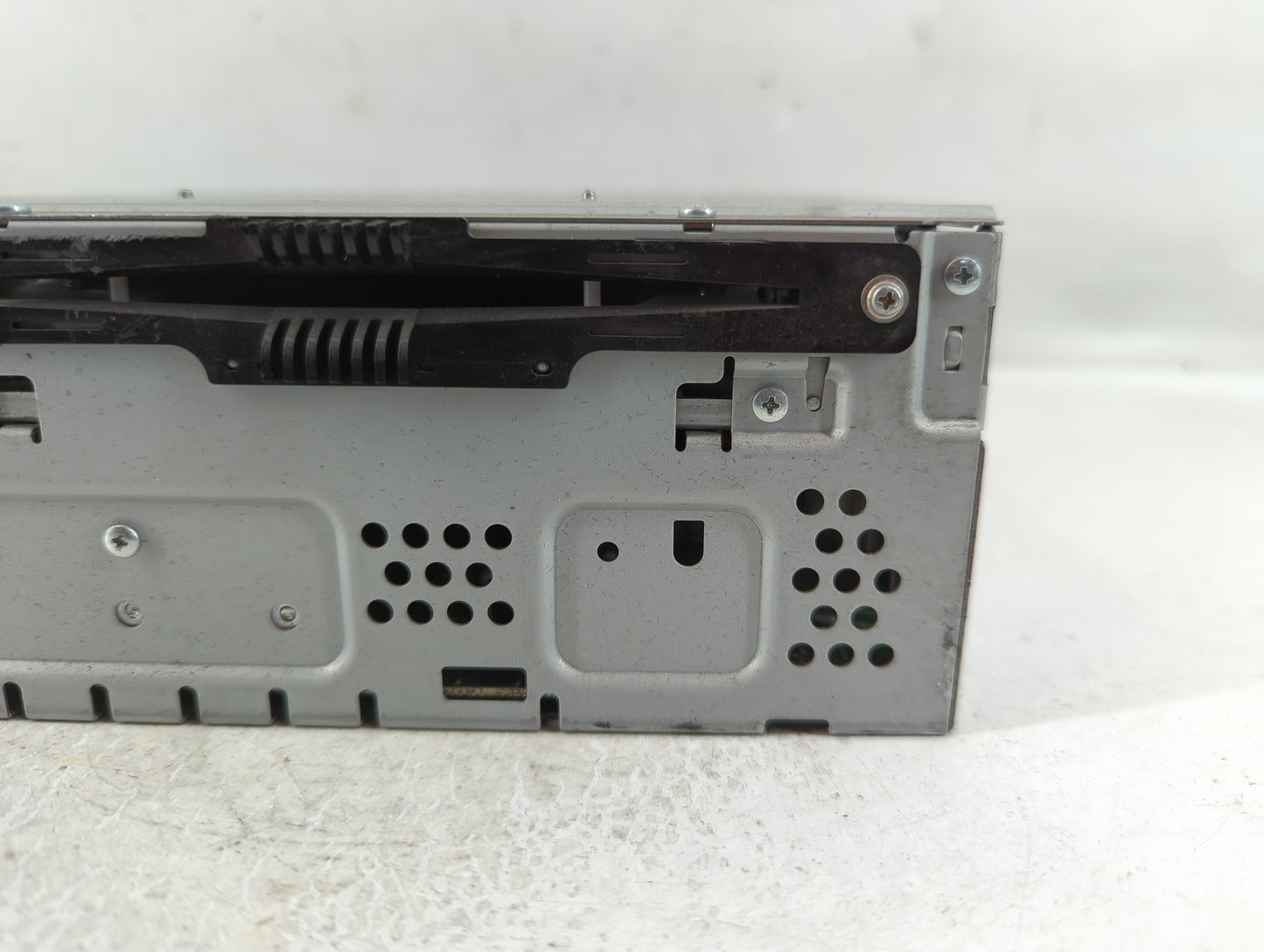 2015 Lincoln Mkc Radio AM FM Cd Player Receiver Replacement Fits OEM Used Auto Parts - Oemusedautoparts1.com