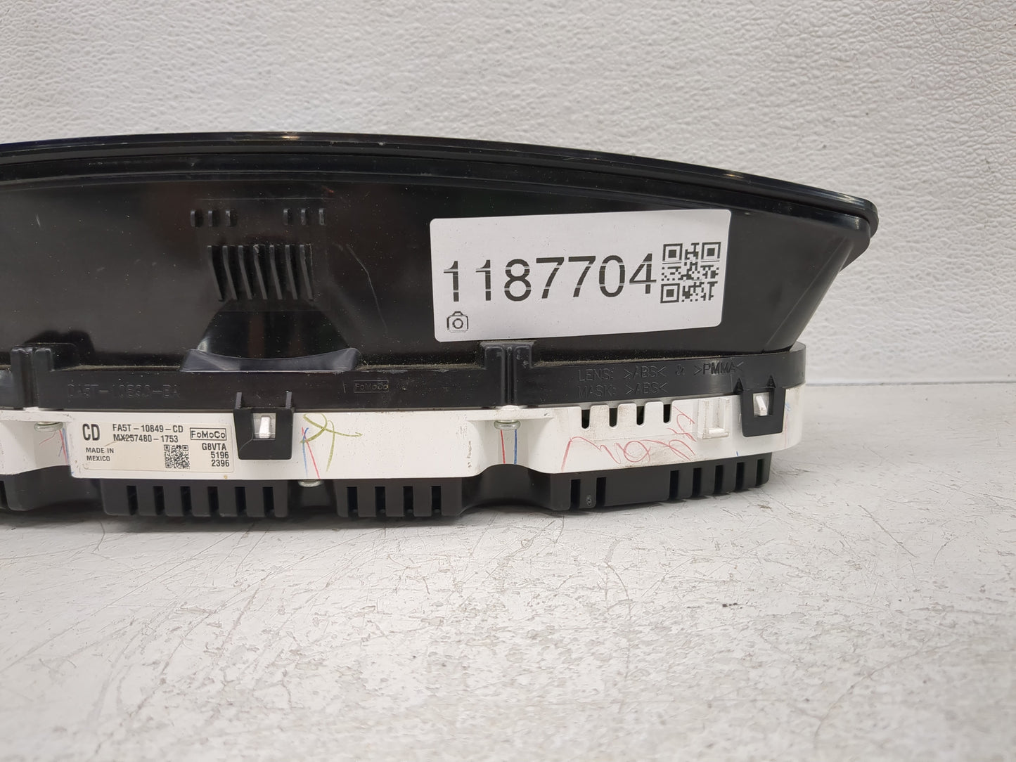 2014-2016 Lincoln Mks Instrument Cluster Speedometer Gauges P/N:FA5T-10849-CD Fits Fits 2014 2015 2016 OEM Used Auto Parts -