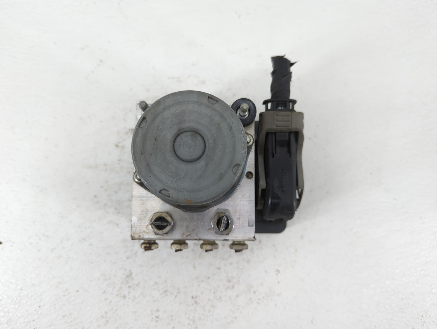 2014-2016 Lincoln Mks ABS Pump Control Module Replacement P/N:FG13-2C405-AB Fits Fits 2014 2015 2016 2017 2018 2019 OEM Used
