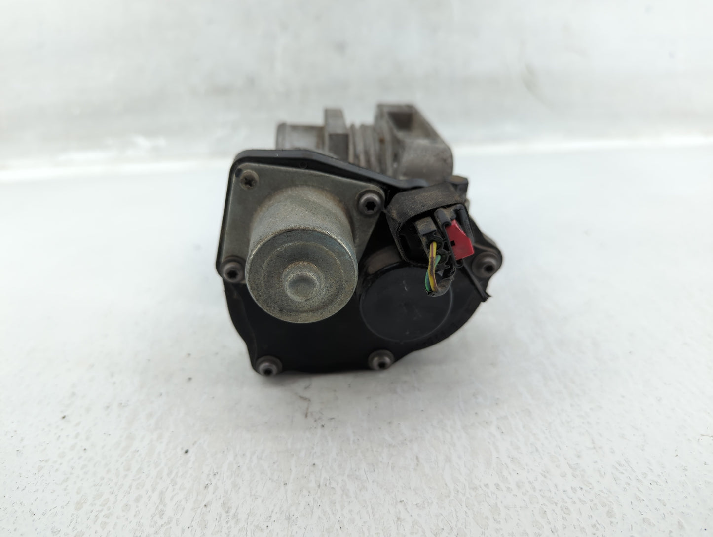 2010-2016 Lincoln Mks Throttle Body P/N:AA5E-9F991-BB Fits Fits 2010 2011 2012 2013 2014 2015 2016 2017 2018 2019 OEM Used A