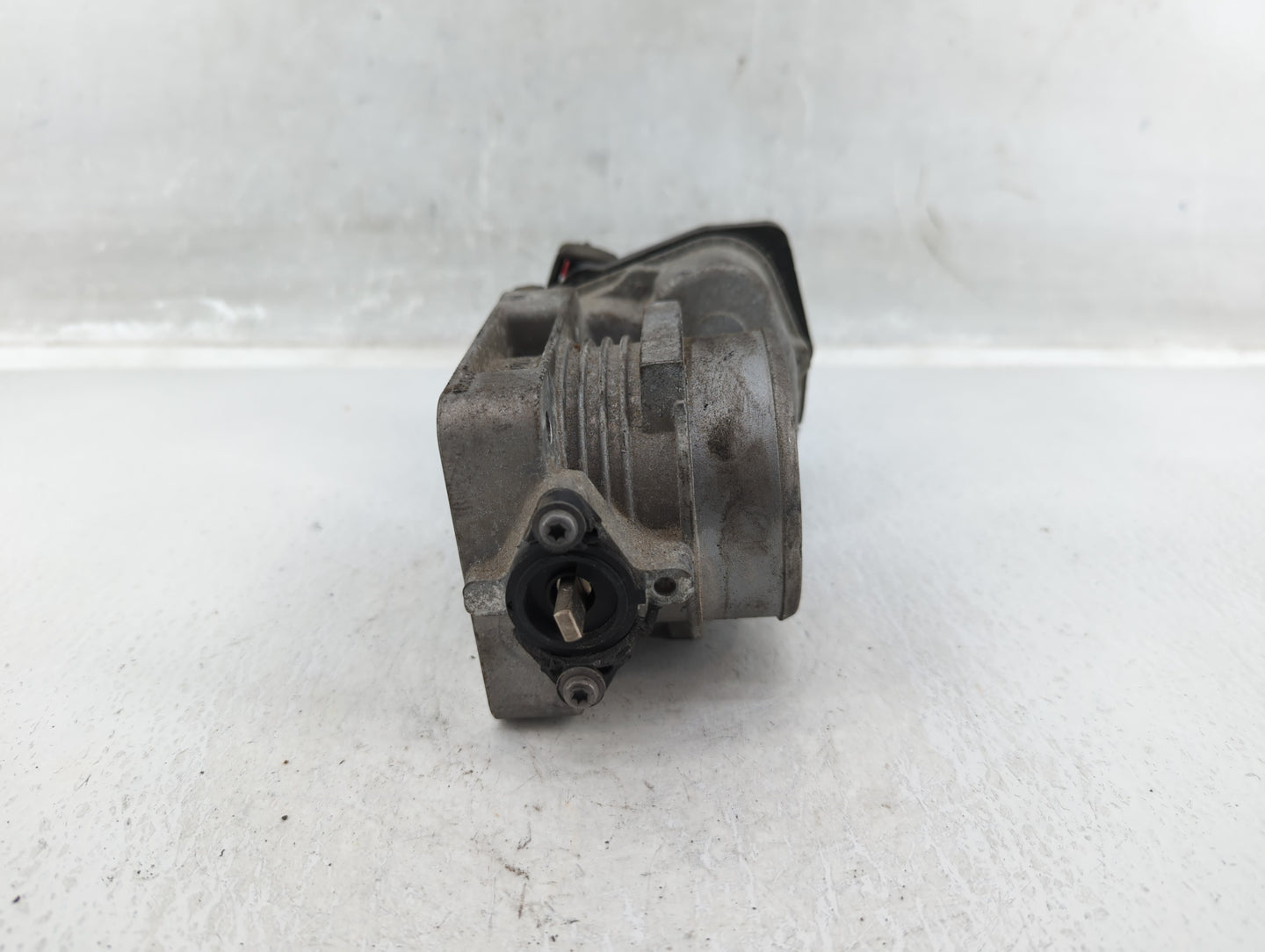 2010-2016 Lincoln Mks Throttle Body P/N:AA5E-9F991-BB Fits Fits 2010 2011 2012 2013 2014 2015 2016 2017 2018 2019 OEM Used A