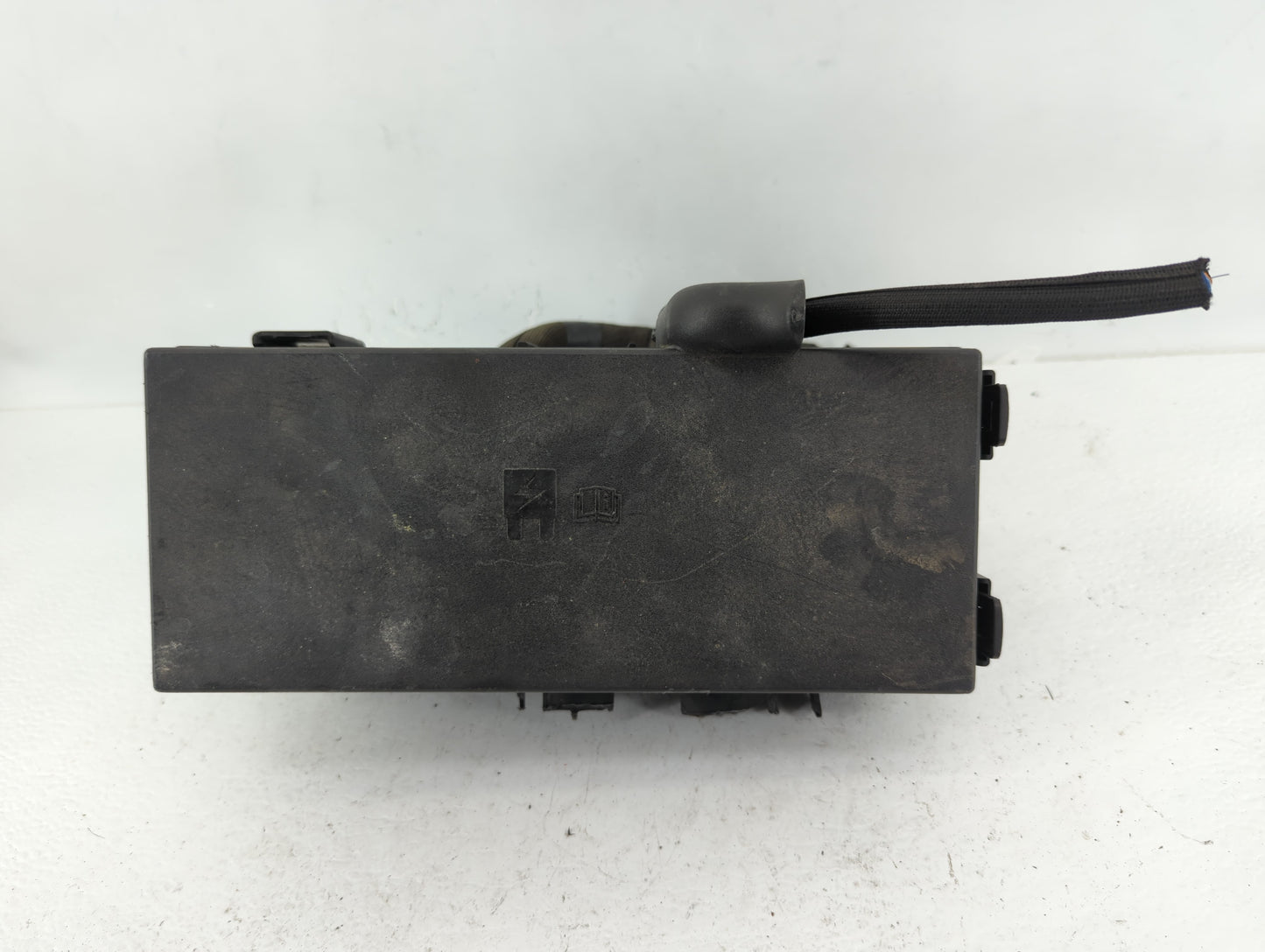 2013-2016 Lincoln Mks Fusebox Fuse Box Panel Relay Module P/N:DG1T-14A003-BA Fits Fits 2013 2014 2015 2016 OEM Used Auto Par