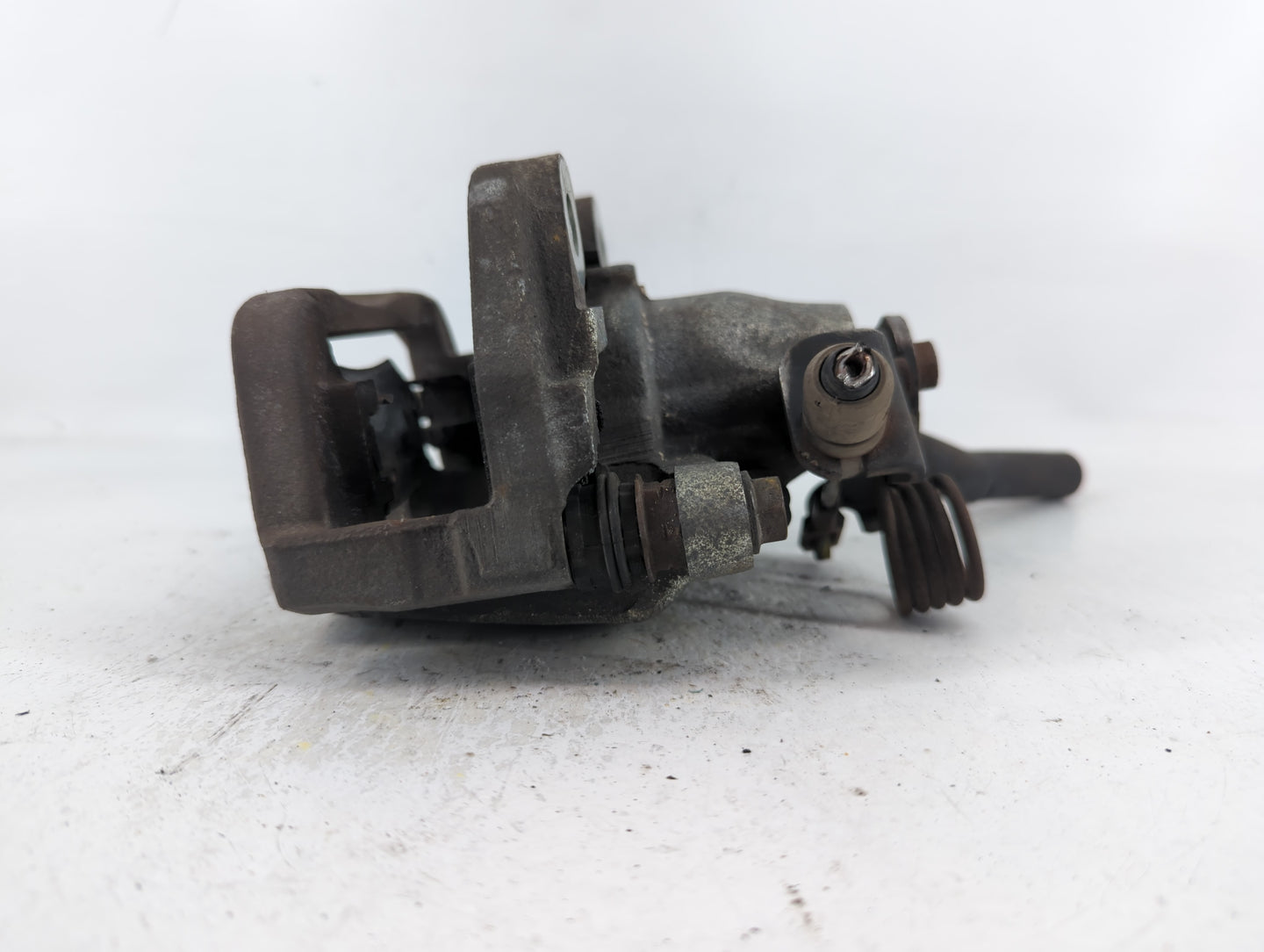 Lincoln Mks Front Driver Left Brake Caliper - Oemusedautoparts1.com