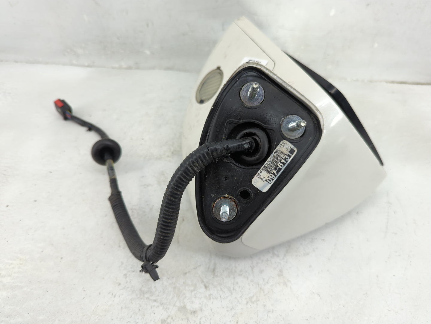 2010-2019 Lincoln Mkt Driver Side View Mirror - Left Door Mirror OEM Used - Oemusedautoparts1.com