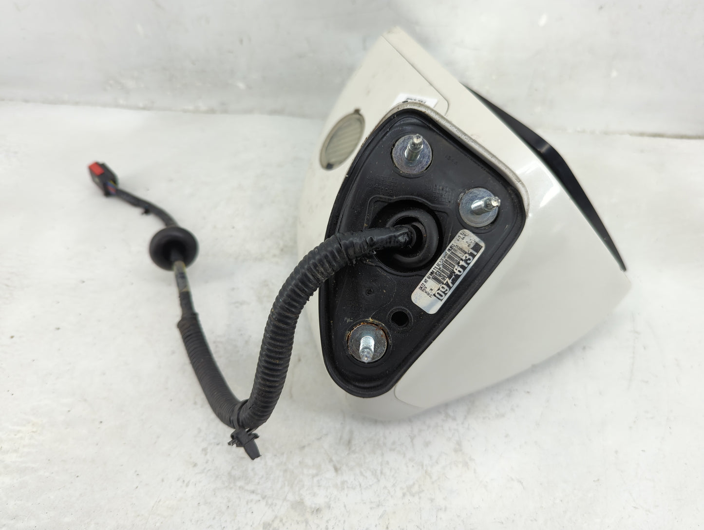 2010-2019 Lincoln Mkt Driver Side View Mirror - Left Door Mirror OEM Used - Oemusedautoparts1.com