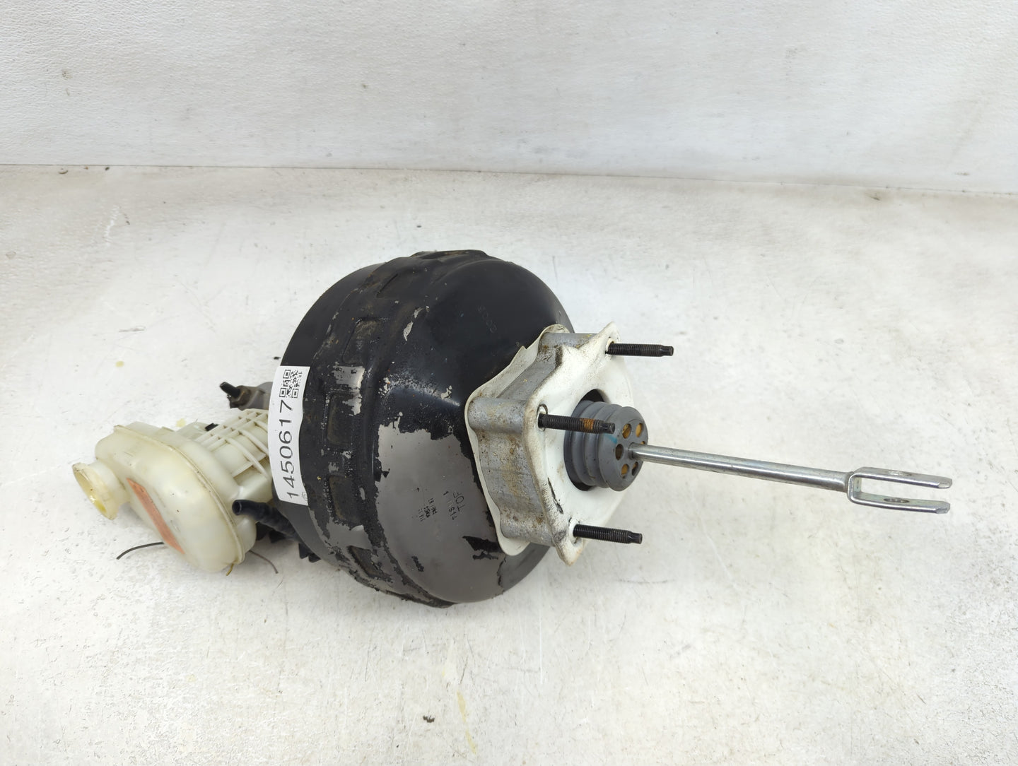 2015 Lincoln Mkt Power Brake Booster Oem - Oemusedautoparts1.com