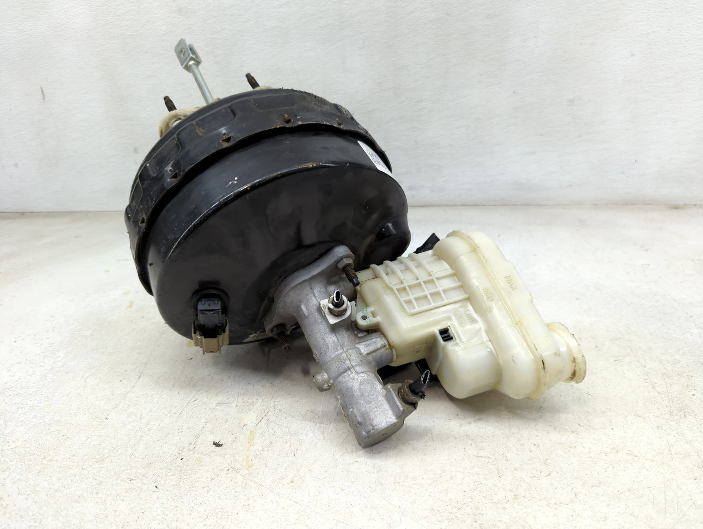 2015 Lincoln Mkt Power Brake Booster Oem - Oemusedautoparts1.com