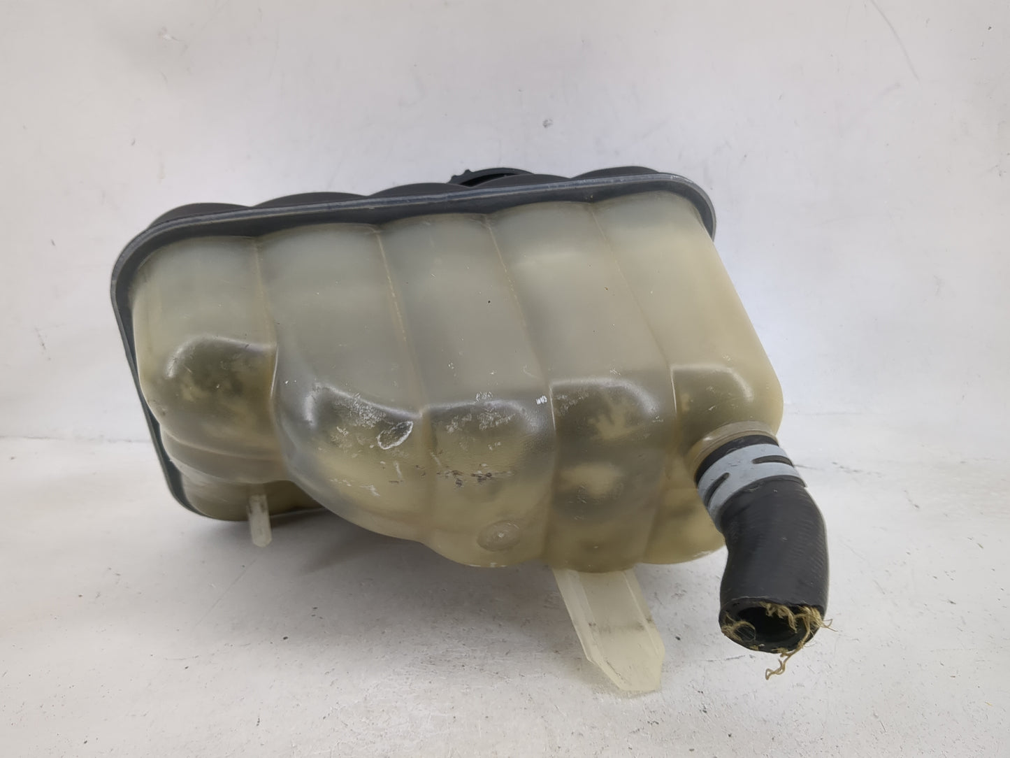2010-2019 Lincoln Mkt Radiator Coolant Overflow Expansion Tank Bottle 1481126 - Oemusedautoparts1.com
