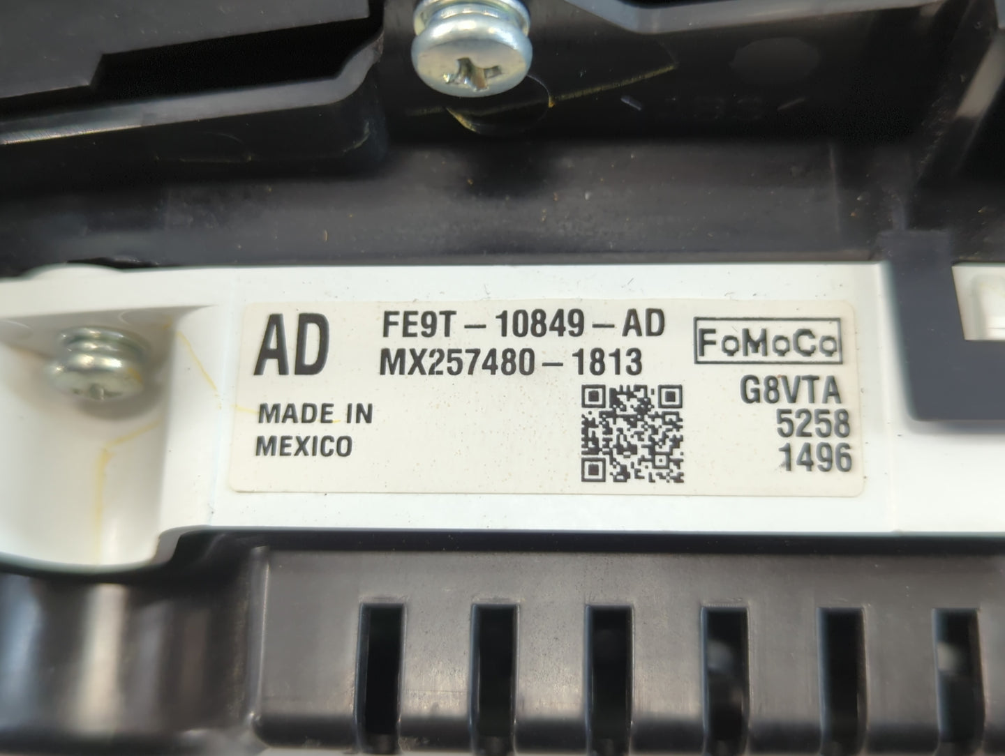 2014-2015 Lincoln Mkt Instrument Cluster Speedometer Gauges P/N:FE9T-10849-AD Fits Fits 2014 2015 OEM Used Auto Parts - Oemu