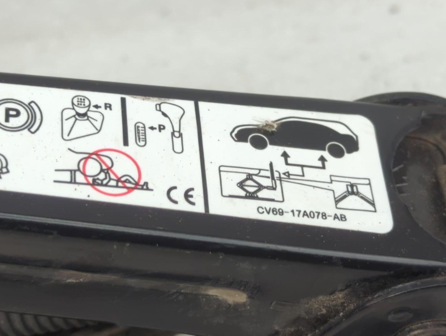 2015 Lincoln Mkx Spare Scissor Car Jack - Oemusedautoparts1.com