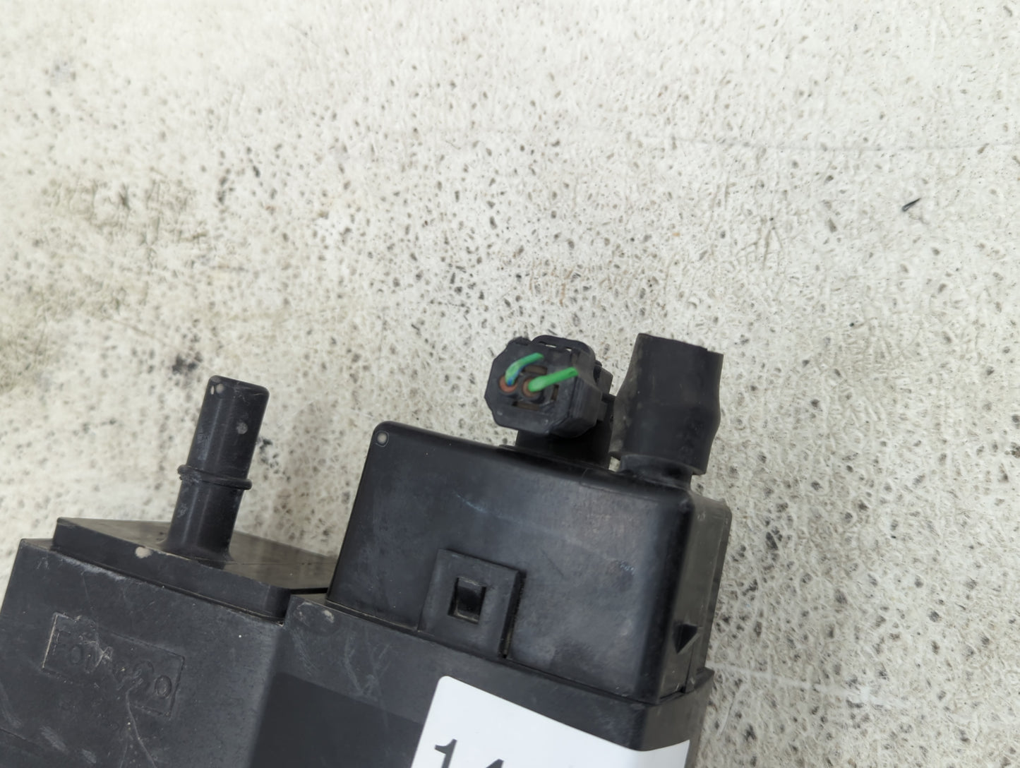 2015 Lincoln Mkx Fuel Vapor Charcoal Canister - Oemusedautoparts1.com
