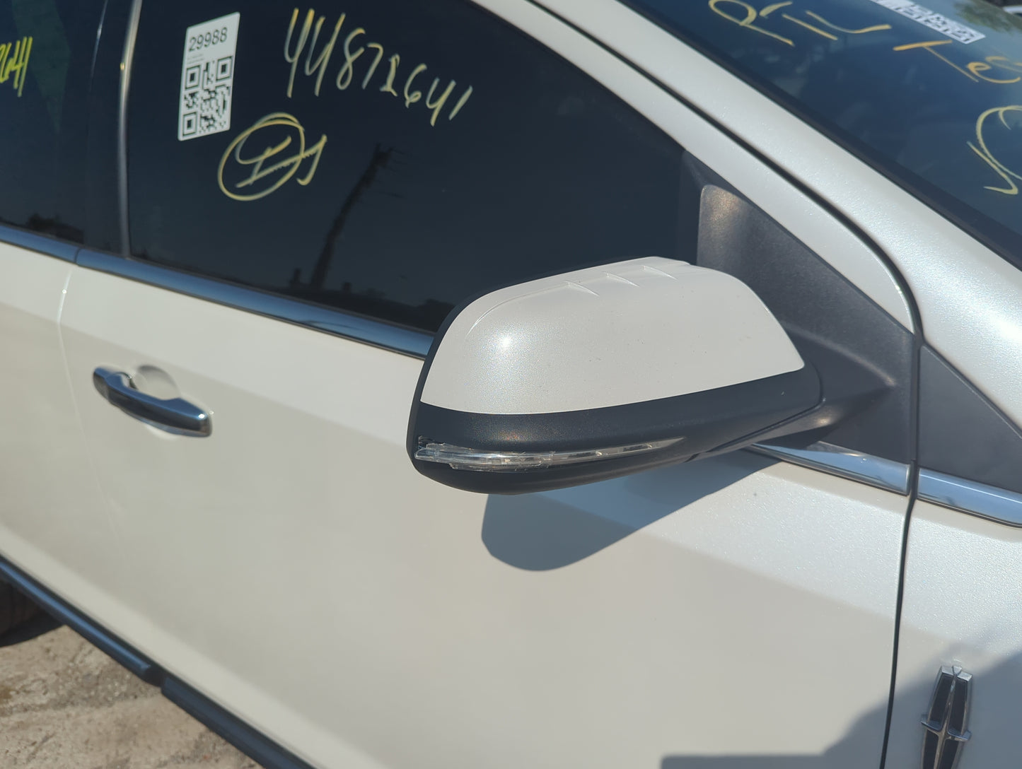 2012-2015 Lincoln Mkx Passenger Side View Mirror - Right Door Mirror OEM Used - Oemusedautoparts1.com