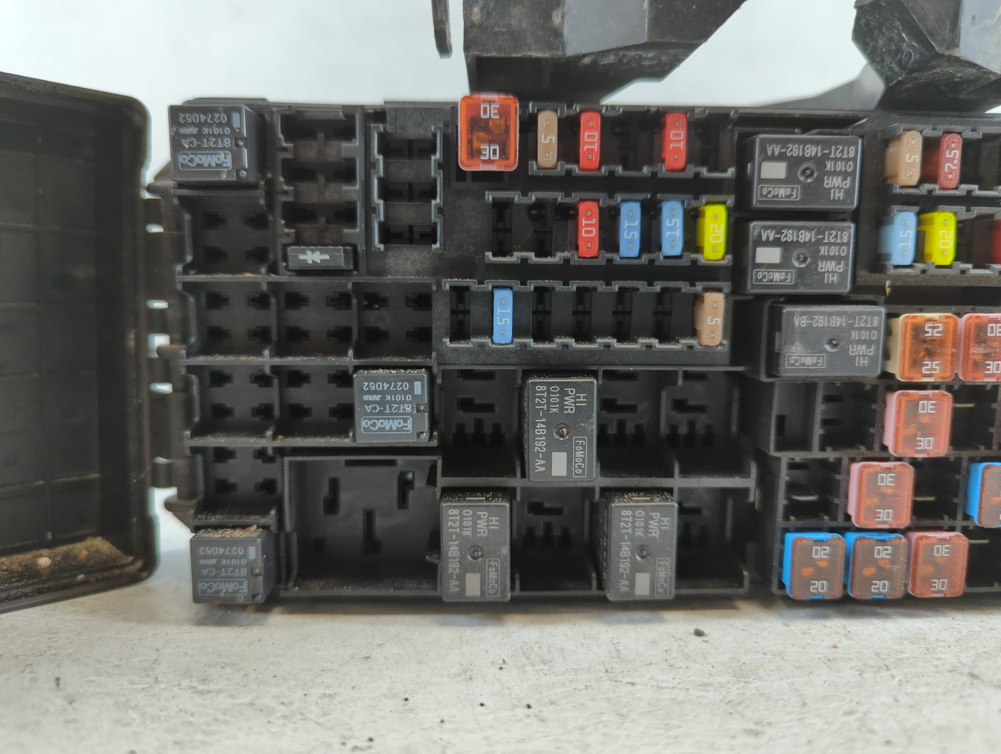 2012-2015 Lincoln Mkx Fusebox Fuse Box Panel Relay Module P/N:CA1T-14290-AK BT4T-14A003-AA Fits Fits 2012 2013 2014 2015 OEM