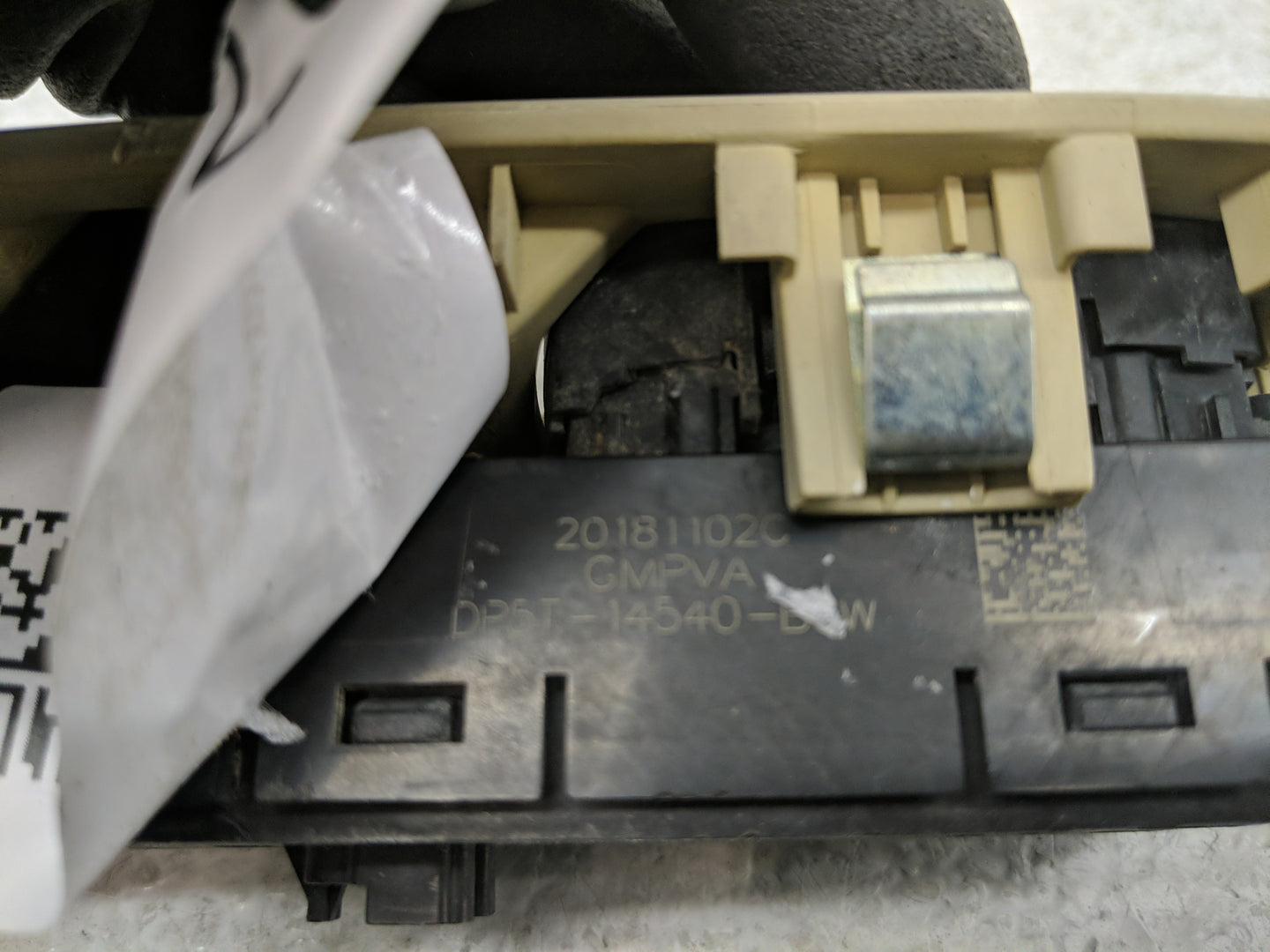 2015-2020 Lincoln Mkz Master Power Window Switch Replacement Driver Side Left P/N:20160414B DP5T-14540-BCW Fits OEM Used Aut