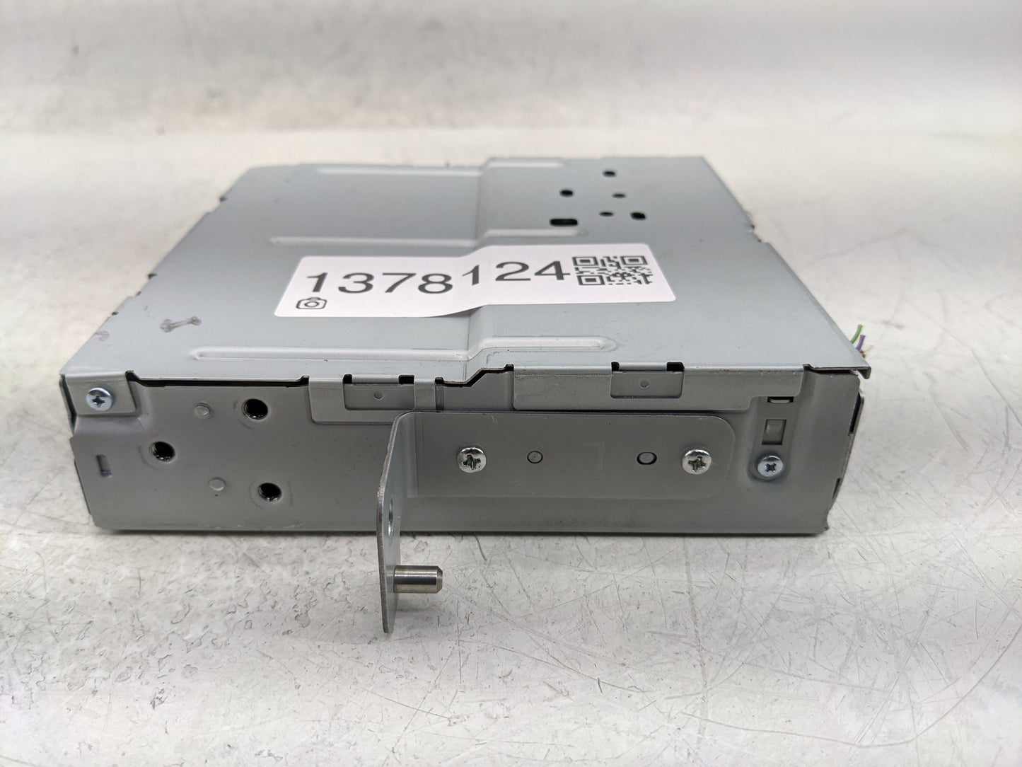 2015 Lincoln Mkz Radio AM FM Cd Player Receiver Replacement P/N:FP5T-18C830-AC Fits OEM Used Auto Parts - Oemusedautoparts1.