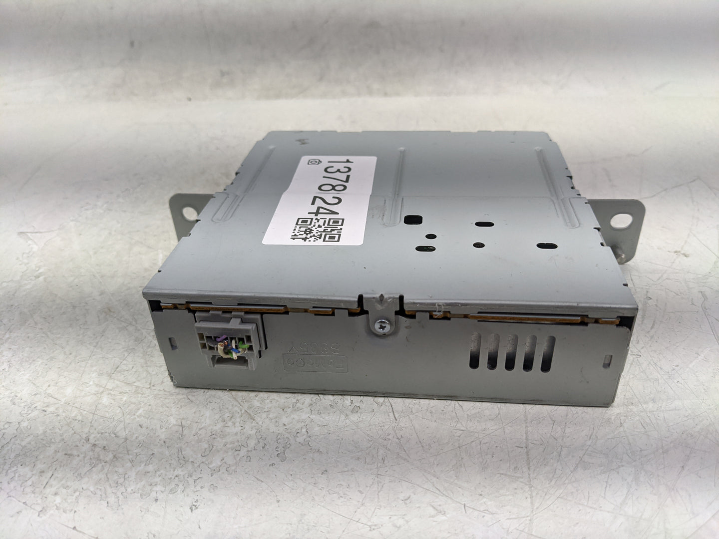 2015 Lincoln Mkz Radio AM FM Cd Player Receiver Replacement P/N:FP5T-18C830-AC Fits OEM Used Auto Parts - Oemusedautoparts1.