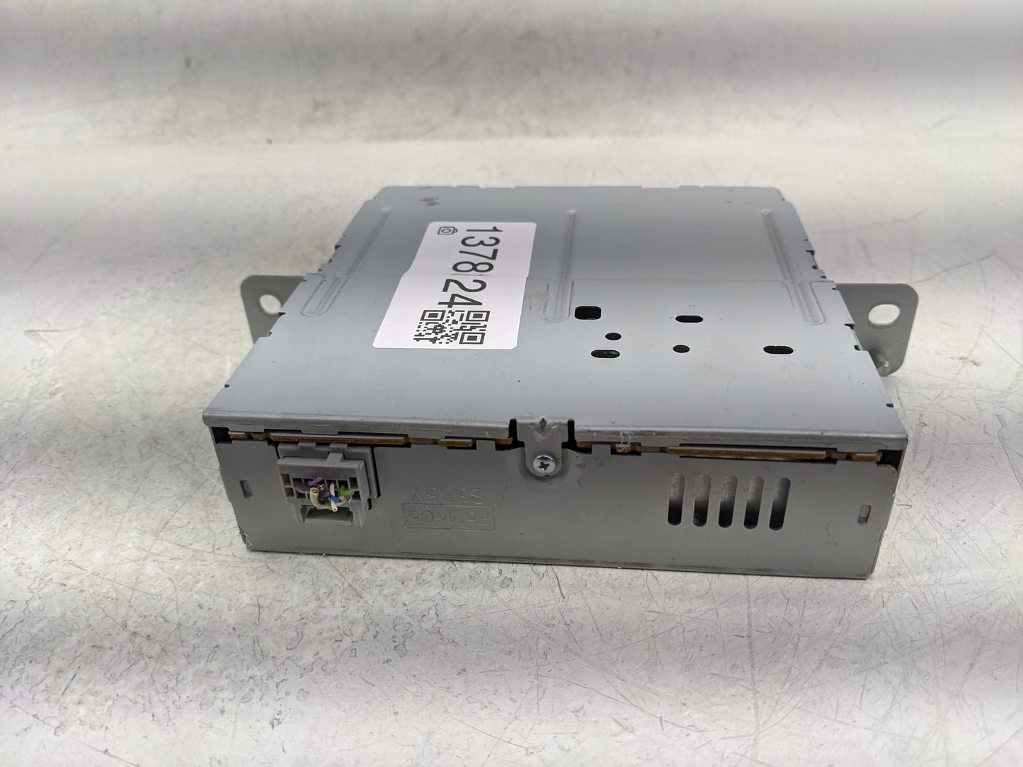 2015 Lincoln Mkz Radio AM FM Cd Player Receiver Replacement P/N:FP5T-18C830-AC Fits OEM Used Auto Parts - Oemusedautoparts1.