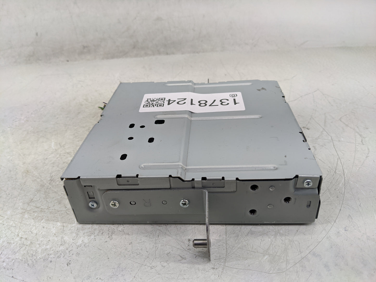 2015 Lincoln Mkz Radio AM FM Cd Player Receiver Replacement P/N:FP5T-18C830-AC Fits OEM Used Auto Parts - Oemusedautoparts1.