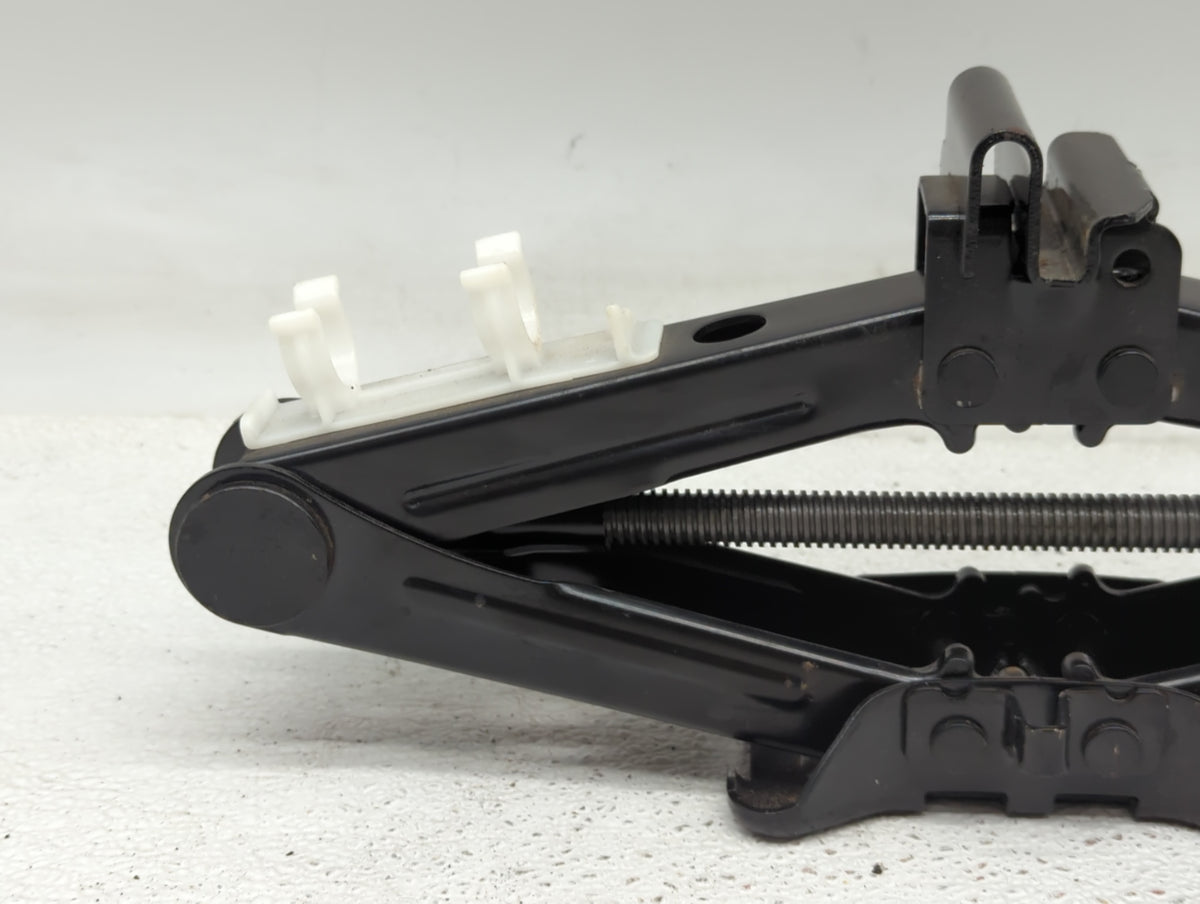 2015 Lincoln Mkz Spare Scissor Car Jack - Oemusedautoparts1.com
