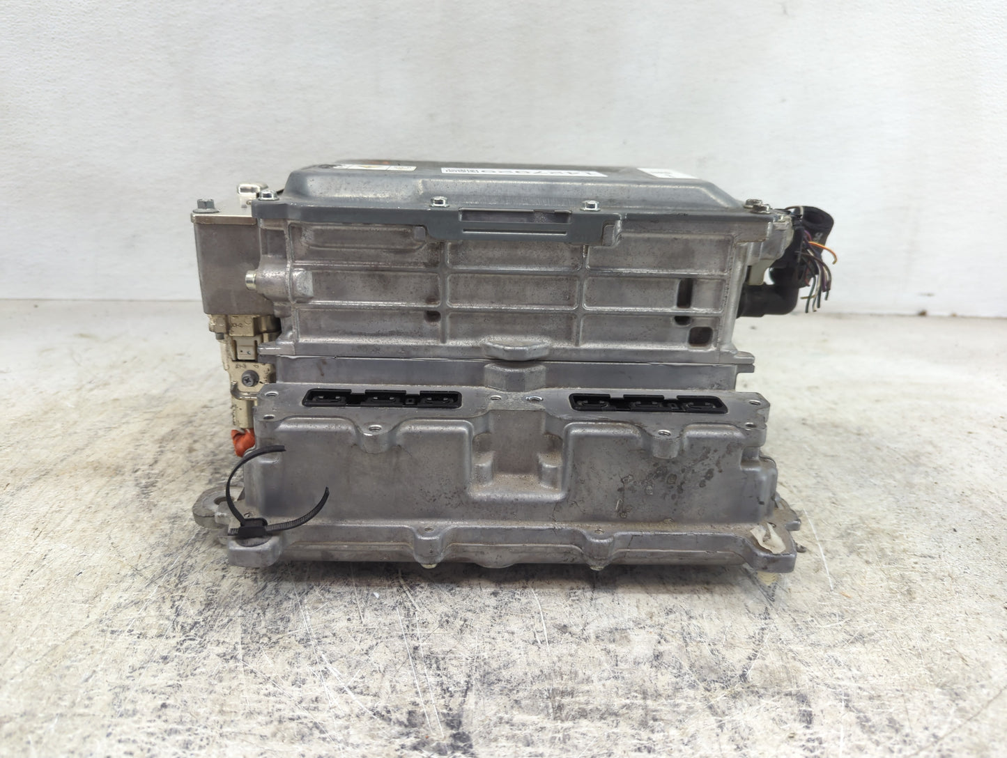 2014 Mkz Ac Dc Power Control Module Accessory Computer Power Inverter - Oemusedautoparts1.com