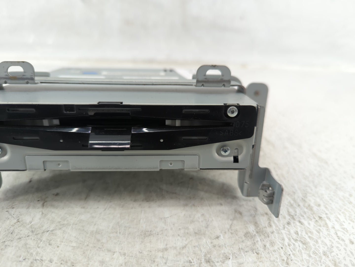 2015-2016 Lincoln Mkz Am Fm Cd Player Radio Receiver - Oemusedautoparts1.com