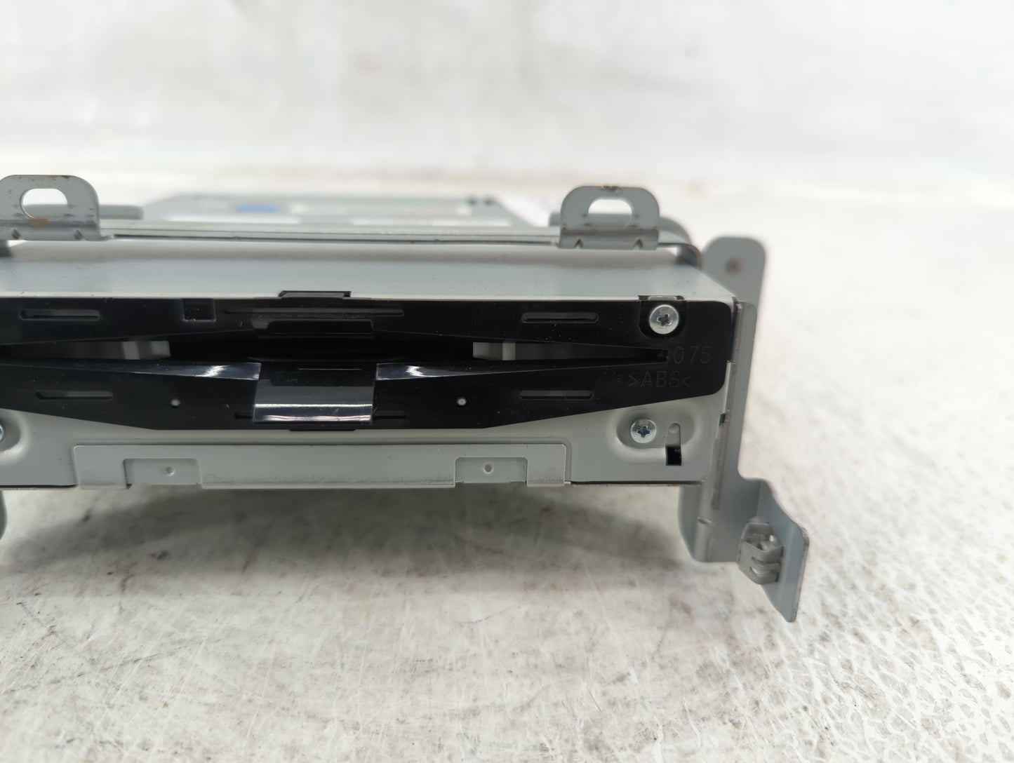 2015-2016 Lincoln Mkz Am Fm Cd Player Radio Receiver - Oemusedautoparts1.com