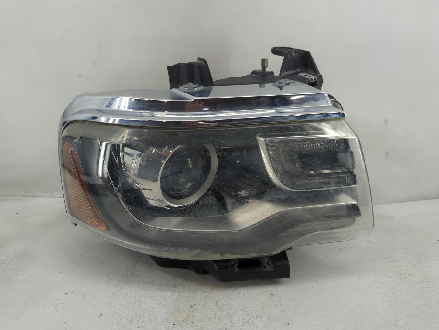 2015 Lincoln Navigator Passenger Right Oem Head Light Headlight Lamp - Oemusedautoparts1.com