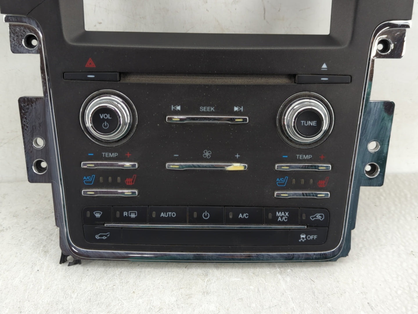 2015-2017 Lincoln Navigator Radio Control Panel - Oemusedautoparts1.com