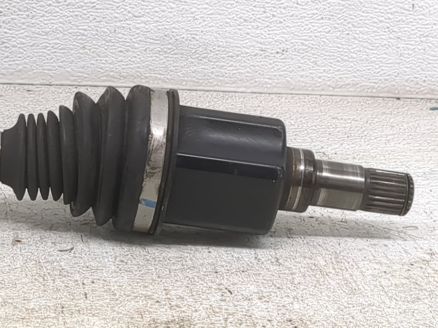 2015 Maserati Ghibli Axle Shaft Front Passenger Cv C/v - Oemusedautoparts1.com
