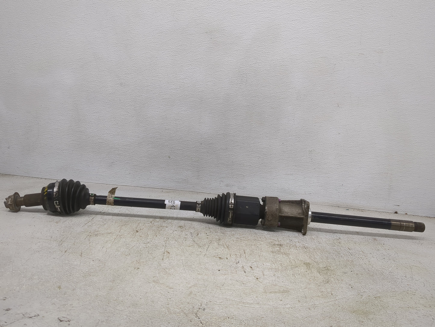 2015 Maserati Quattroporte Axle Shaft Front Driver Cv C/v - Oemusedautoparts1.com