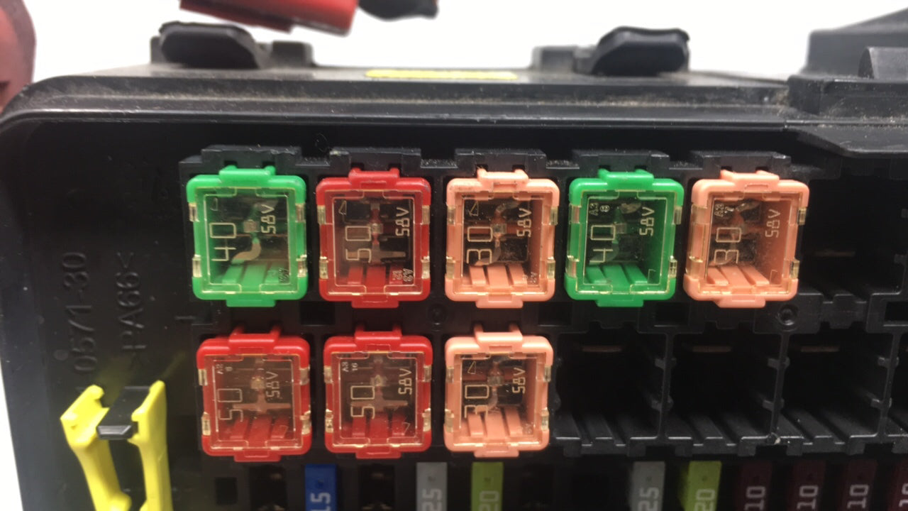 2015 Maserati Quattroporte Fusebox Fuse Box Panel Relay Module P/N:7154-7630-30 Fits OEM Used Auto Parts - Oemusedautoparts1