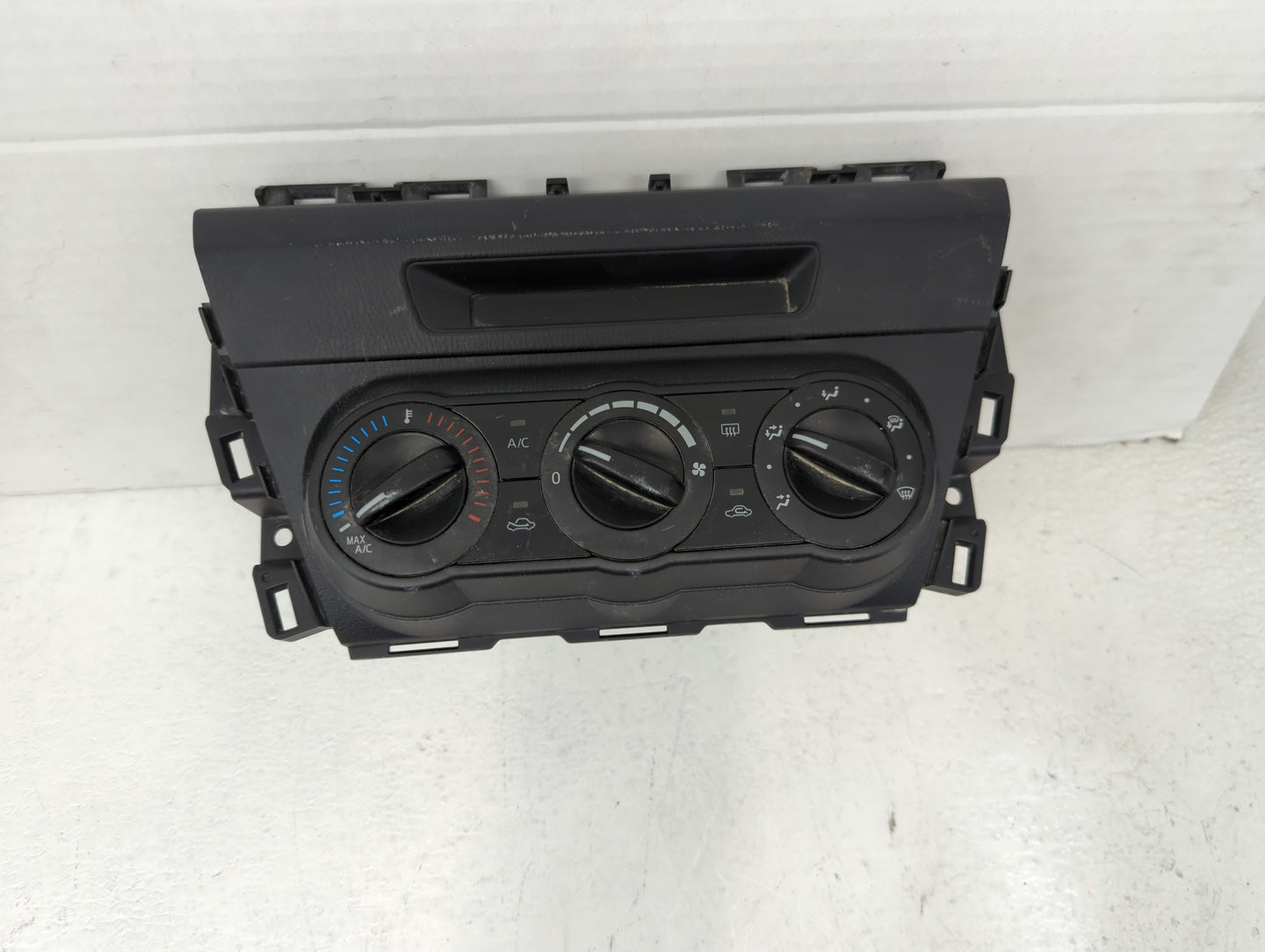 2014-2016 Mazda 3 Climate Control Module Temperature AC/Heater Replacement P/N:0600286 Fits Fits 2014 2015 2016 OEM Used Aut