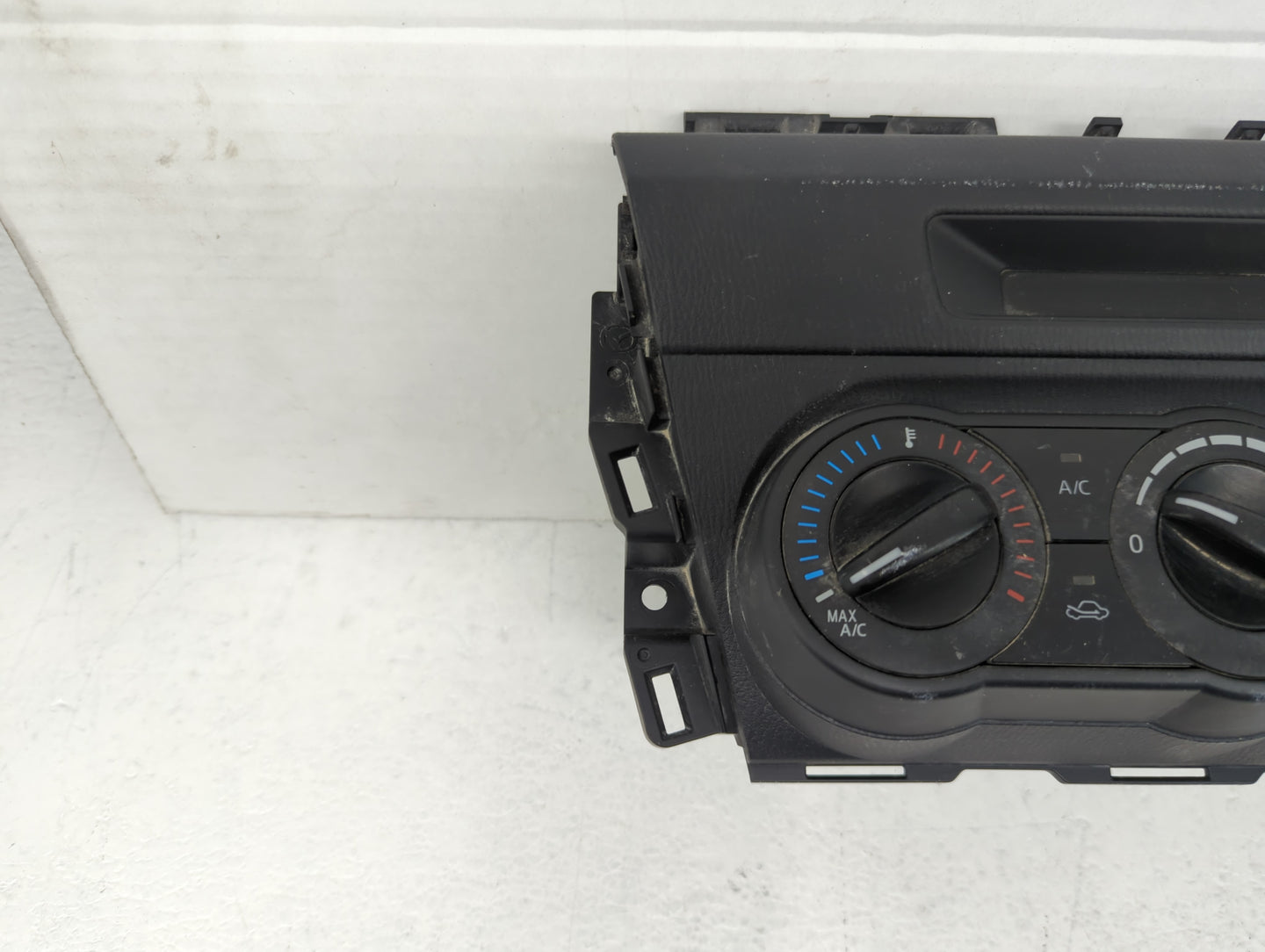 2014-2016 Mazda 3 Climate Control Module Temperature AC/Heater Replacement P/N:0600286 Fits Fits 2014 2015 2016 OEM Used Aut