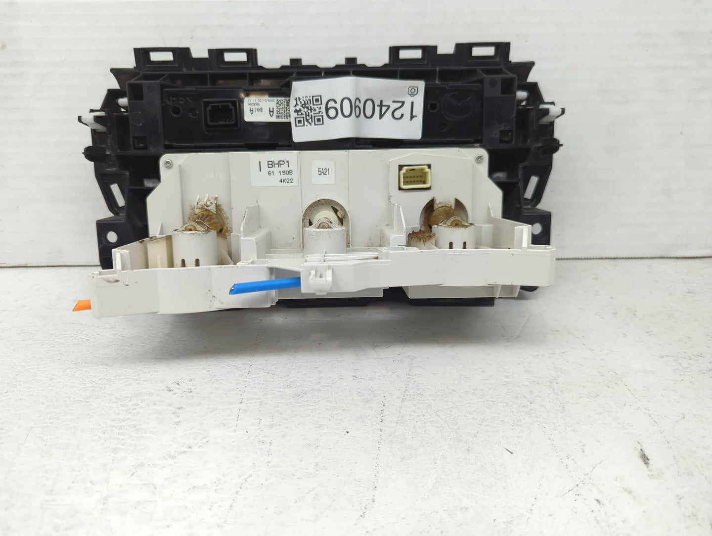 2014-2016 Mazda 3 Climate Control Module Temperature AC/Heater Replacement P/N:0600286 Fits Fits 2014 2015 2016 OEM Used Aut