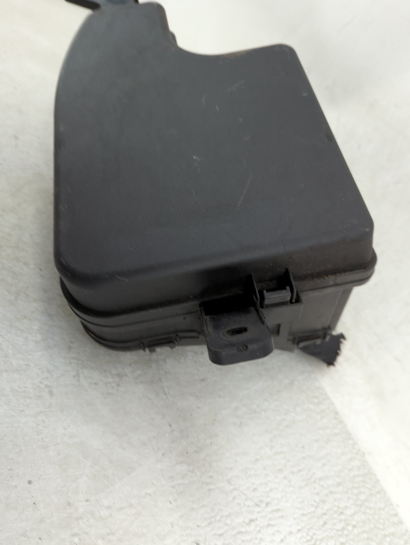 2014-2016 Mazda 3 Fusebox Fuse Box Panel Relay Module P/N:BHR1-66767 Fits Fits 2014 2015 2016 OEM Used Auto Parts - Oemuseda