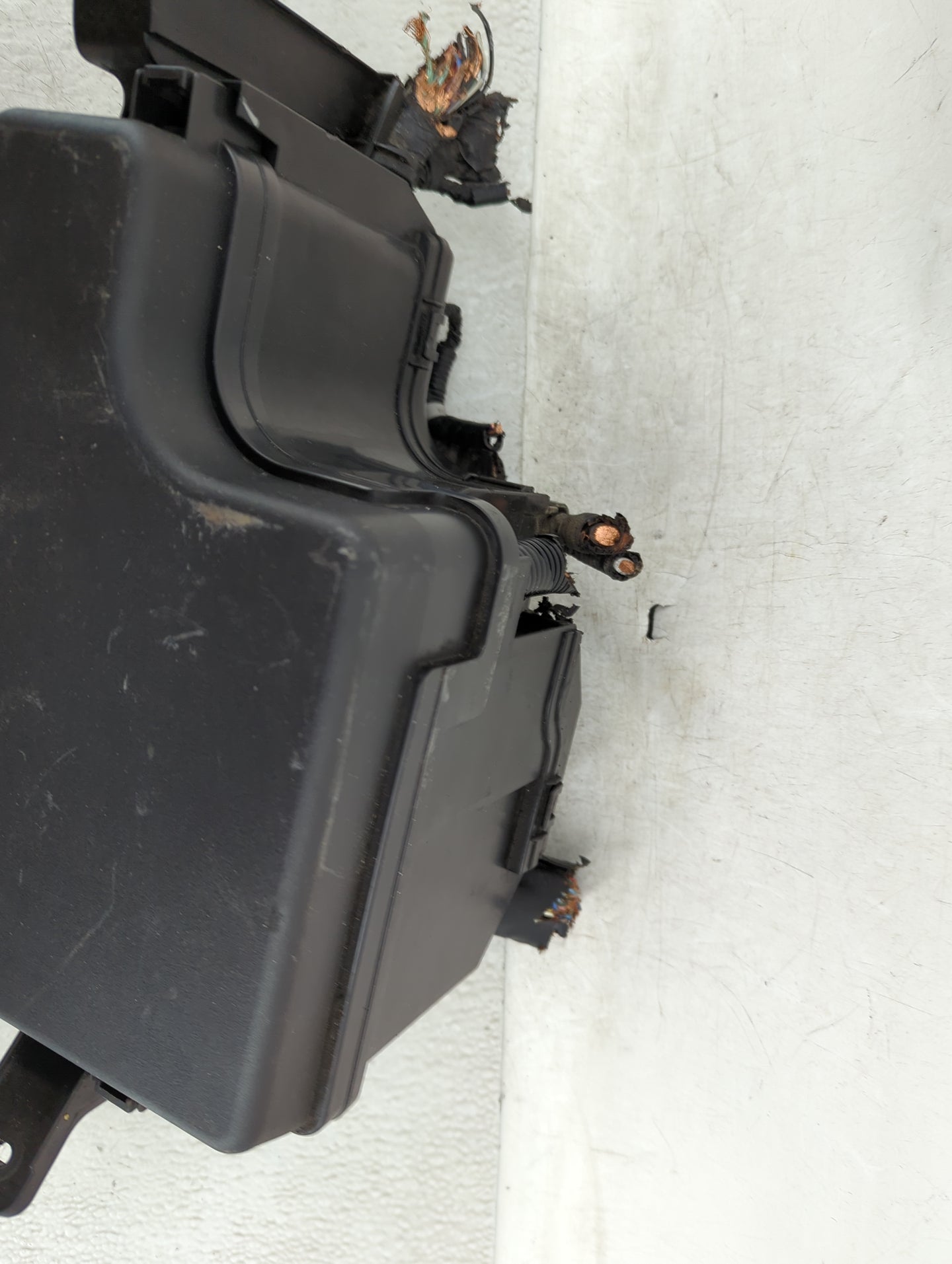 2014-2016 Mazda 3 Fusebox Fuse Box Panel Relay Module P/N:BHR1-66767 Fits Fits 2014 2015 2016 OEM Used Auto Parts - Oemuseda