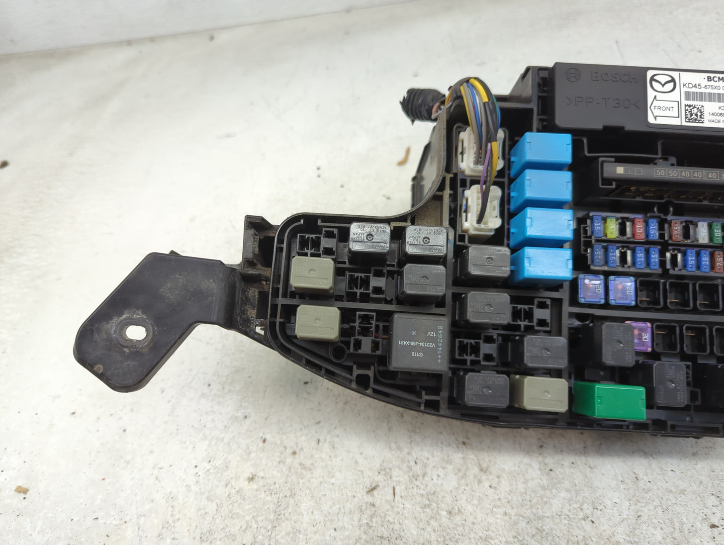 2014-2016 Mazda 3 Fusebox Fuse Box Panel Relay Module P/N:KD45-675X0 Fits Fits 2014 2015 2016 OEM Used Auto Parts - Oemuseda