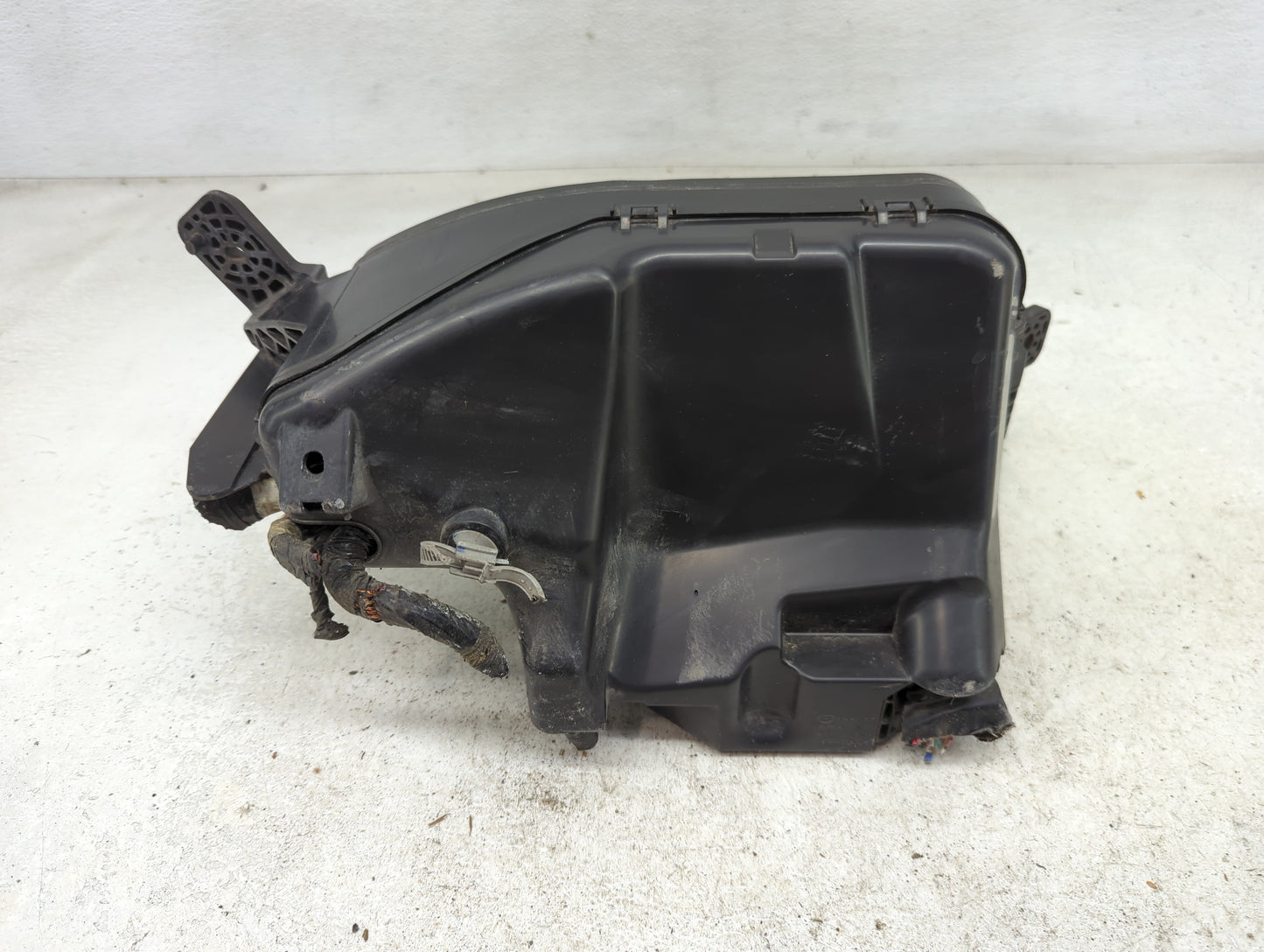 2014-2016 Mazda 3 Fusebox Fuse Box Panel Relay Module P/N:KD45-675X0 Fits Fits 2014 2015 2016 OEM Used Auto Parts - Oemuseda