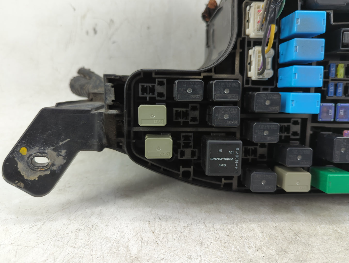 2014-2016 Mazda 3 Fusebox Fuse Box Panel Relay Module P/N:KD45-675X0 Fits Fits 2014 2015 2016 OEM Used Auto Parts - Oemuseda