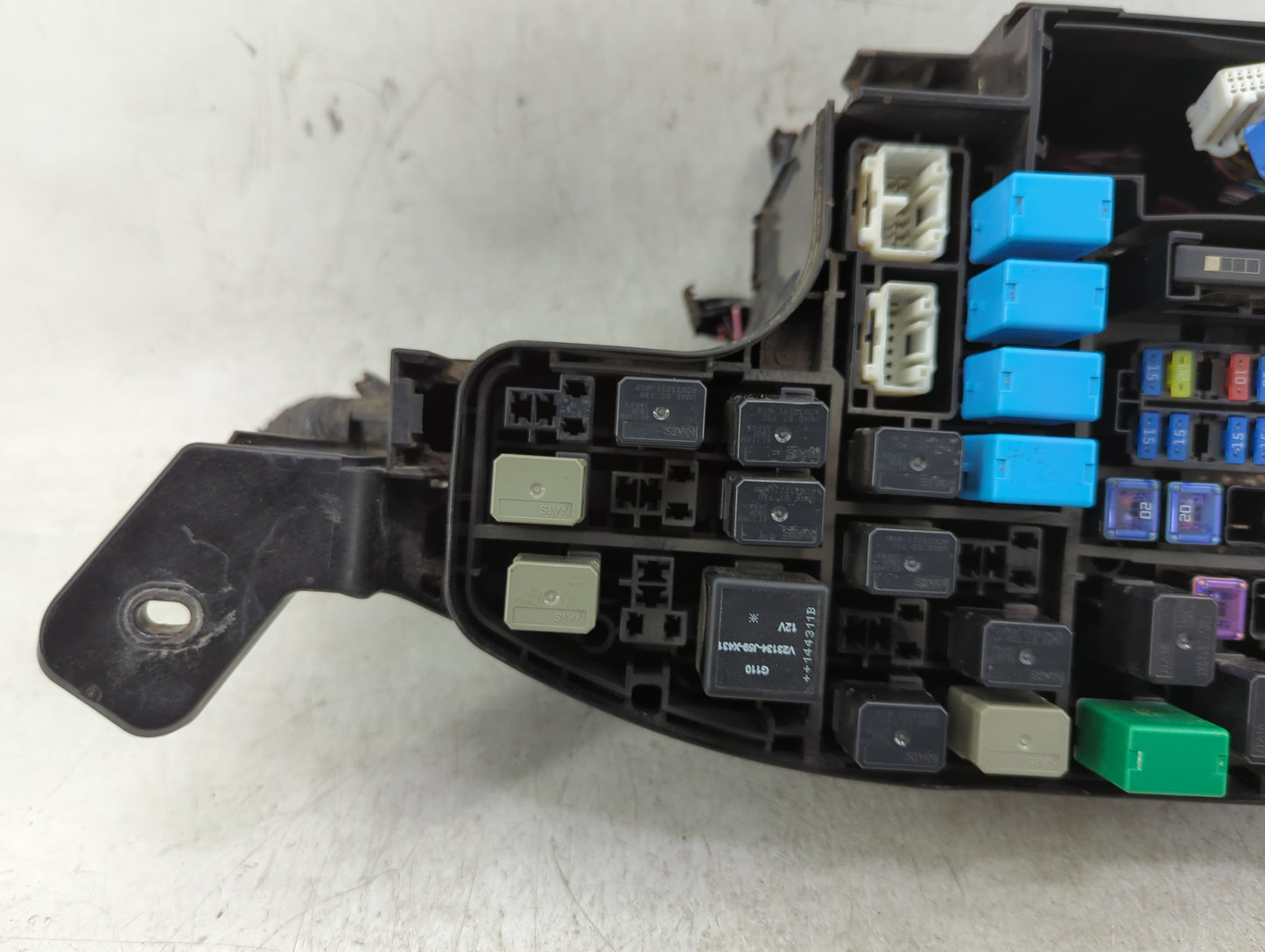 2014-2016 Mazda 3 Fusebox Fuse Box Panel Relay Module P/N:BHR1-66767 Fits Fits 2014 2015 2016 OEM Used Auto Parts - Oemuseda