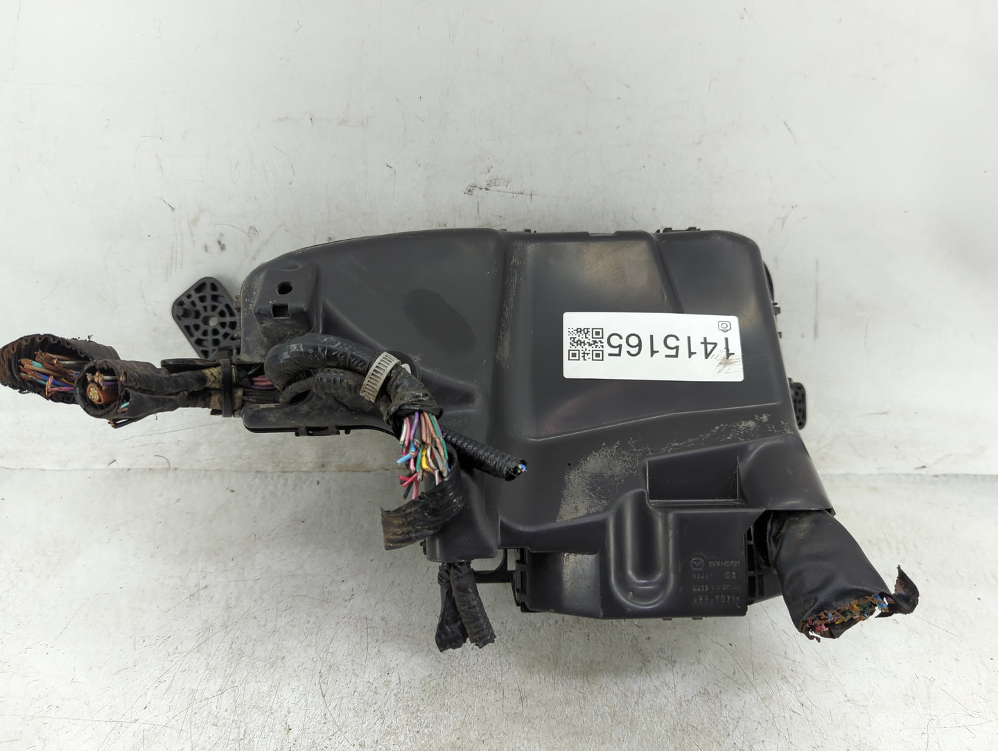 2014-2016 Mazda 3 Fusebox Fuse Box Panel Relay Module P/N:BHR1-66767 Fits Fits 2014 2015 2016 OEM Used Auto Parts - Oemuseda